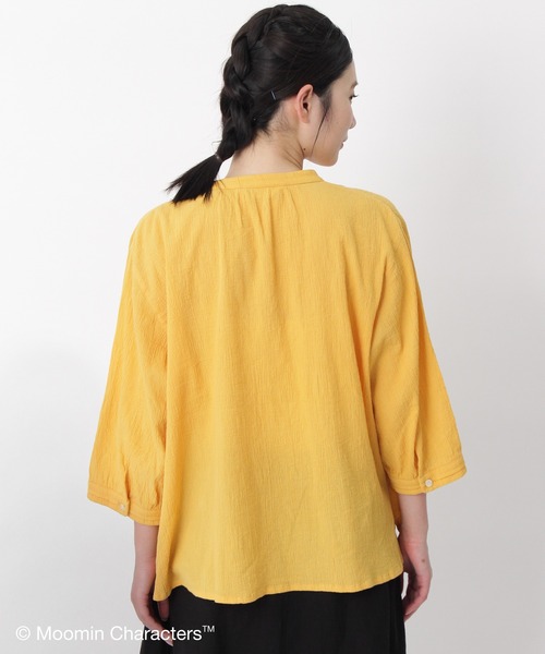 SUPER HAKKA（スーパーハッカ）の「コットンボイルワッシャー『ムーミン谷の夏まつり』刺繍スキッパーブラウス（シャツ/ブラウス・レディース・オフホワイト/イエロー/ネイビー・FREE）」の19枚目の写真