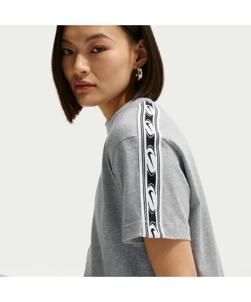 NIKE（ナイキ）の「NIKE/ナイキ W NSW CLSC CROP VARSITY18（Tシャツ/カットソー・レディース・グレー/ライトブルー/ピンク・L/XL/S/M）」の7枚目の写真