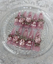 B.I.D.（ビーアイディー）の「《Bz》ピンクラメ＆リボンデコネイルチップ ロング ポイントデザイン ギャル フルアート(MA/EK581)（ネイルシール/ネイルチップ）」