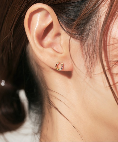 Jewel closet by L&Co.（ジュエルクローゼットバイエルアンドコー）の「K10 カラーストーン 馬蹄 ピアス（ピアス（両耳用）・レディース・イエローゴールド・FREE）」の2枚目の写真