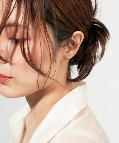 Jewel closet by L&Co.（ジュエルクローゼットバイエルアンドコー）の「K10 カラーストーン 馬蹄 ピアス（ピアス（両耳用）・レディース・イエローゴールド・FREE）」の5枚目の写真