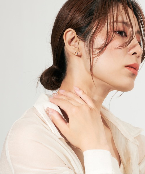 Jewel closet by L&Co.（ジュエルクローゼットバイエルアンドコー）の「K10 カラーストーン 馬蹄 ピアス（ピアス（両耳用）・レディース・イエローゴールド・FREE）」の6枚目の写真