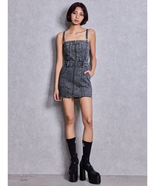 GYDA（ジェイダ）の「Symmetry GYDAフロントZIPスカートライクデニムタイトミニワンピース（ワンピース・レディース・ライトブルー/ブラック/ブルー・MEDIUM/SMALL）」の18枚目の写真