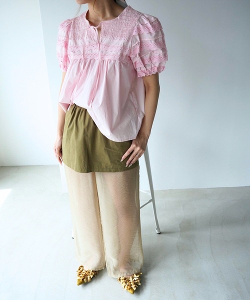SANSeLF(サンセルフ)の「【SANSeLF】フロントリボンシャーリングレースパフブラウス saw26s063(シャツ/ブラウス・レディース・ホワイト/ピンク/ブラック・FREE)」の6枚目の写真