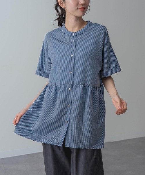 ANNA LUNA(アンナルナ)の「【ANNA LUNA】軽やかな シアー ストライプ 素材の 半袖 ペプラム ブラウス(シャツ/ブラウス・レディース・ベージュ/ブルー/ブラック・MEDIUM)」の4枚目の写真