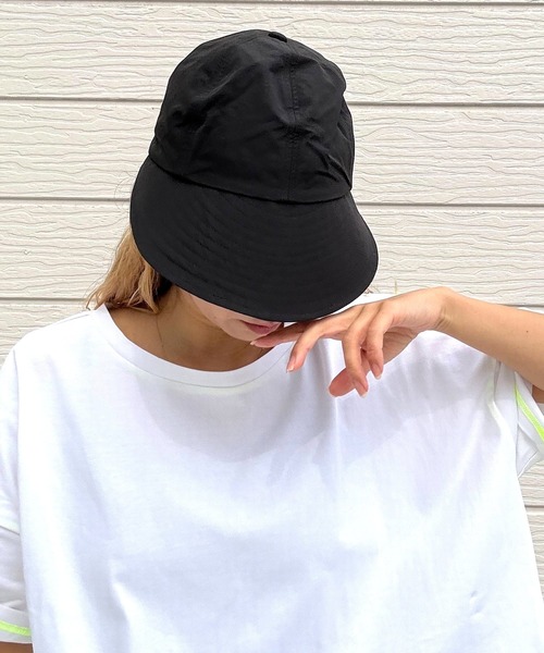 Q(キュー)の「UVワイドバイザーCAP(キャップ・レディース・ライトベージュ/ブラック・MEDIUM)」の14枚目の写真