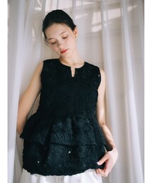 SELFIST（セルフィスト）の「【kariさんコラボ】フラワーモチーフペプラムブラウス　夏服　フェミニン　きれいめ　大人　ノースリーブ　タンクトップ（シャツ/ブラウス）」