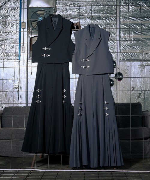 Ellno Loset(エルノロゼット)の「ファイヤーマンバックルジレベスト/SETUP対応(ベスト・メンズ・ブラック/チャコールグレー・SMALL/MEDIUM/LARGE)」の10枚目の写真