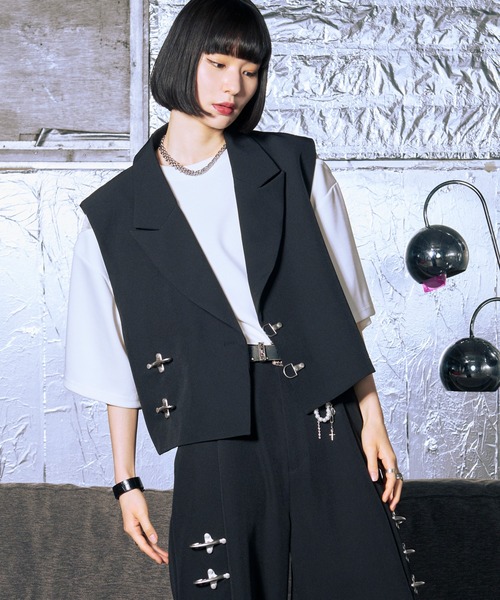 Ellno Loset(エルノロゼット)の「ファイヤーマンバックルジレベスト/SETUP対応(ベスト・メンズ・ブラック/チャコールグレー・SMALL/MEDIUM/LARGE)」の22枚目の写真