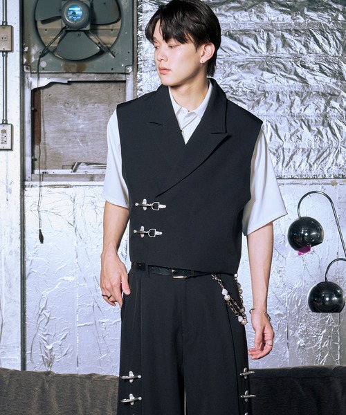 Ellno Loset(エルノロゼット)の「ファイヤーマンバックルジレベスト/SETUP対応(ベスト・メンズ・ブラック/チャコールグレー・SMALL/MEDIUM/LARGE)」の13枚目の写真