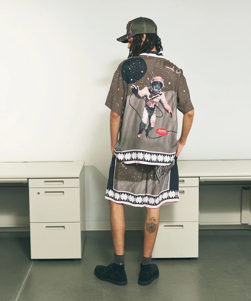 PHINGERIN（フィンガリン）の「SUMMER SHIRT SPACE（Tシャツ/カットソー・メンズ・マルチ・SMALL/LARGE/MEDIUM）」の8枚目の写真
