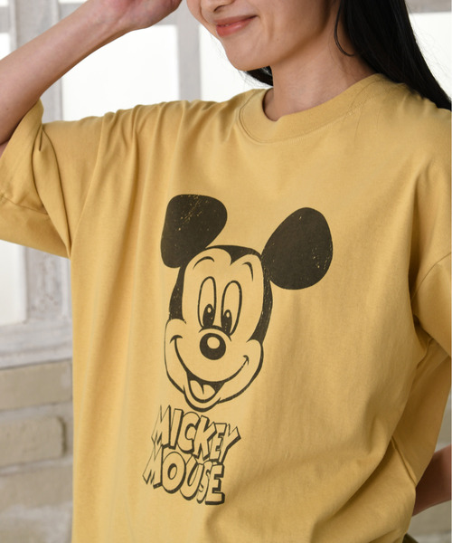 Disney（ディズニー）の「【neos】DISNEY ディズニー ヴィンテージ風 ミッキープリント ルーズシルエットTシャツ かすれ加工 バックプリント 半袖 ユニセックス（Tシャツ/カットソー・レディース・イエロー/スミクロ/アイボリー/ブルー・MEDIUM/X-LARGE/LARGE）」の4枚目の写真