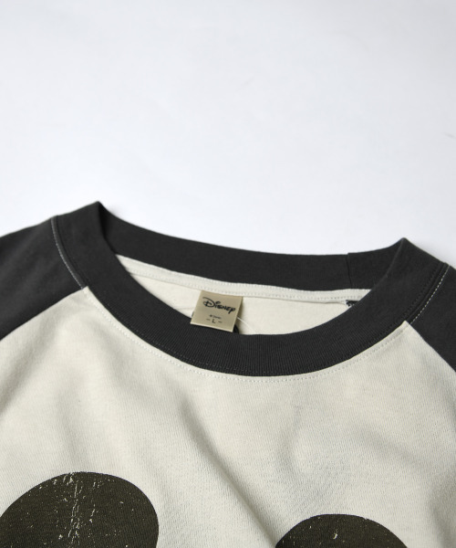 Disney（ディズニー）の「【neos】DISNEY ディズニー ヴィンテージ風 ミッキープリント ルーズシルエットTシャツ かすれ加工 バックプリント 半袖 ユニセックス（Tシャツ/カットソー・レディース・イエロー/スミクロ/アイボリー/ブルー・MEDIUM/X-LARGE/LARGE）」の15枚目の写真