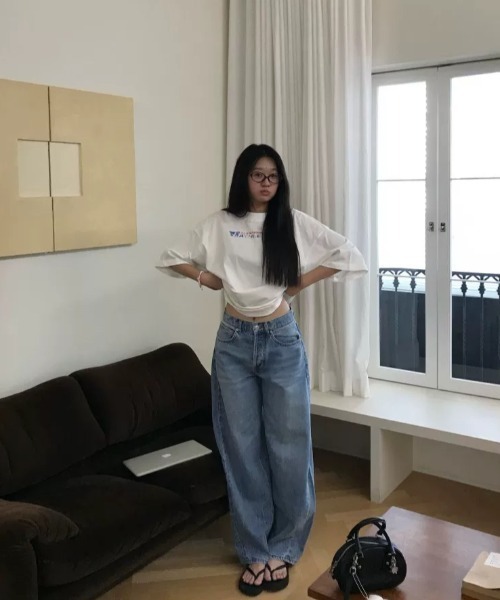 AVYL(アヴィル)の「バックポケットロゴ刺繍ルーズワイドバギーパンツ(デニムパンツ・レディース・サックスブルー・L/M/S)」の14枚目の写真
