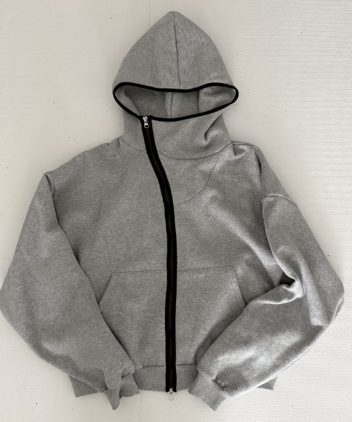 YACA(ヤーカ)の「Cropped Balaclava Hood Zip Up/クロップドバラクラバフードジップアップ(パーカー・レディース・グレー/ブラック・FREE)」の9枚目の写真
