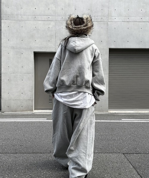 YACA(ヤーカ)の「Cropped Balaclava Hood Zip Up/クロップドバラクラバフードジップアップ(パーカー・レディース・グレー/ブラック・FREE)」の12枚目の写真
