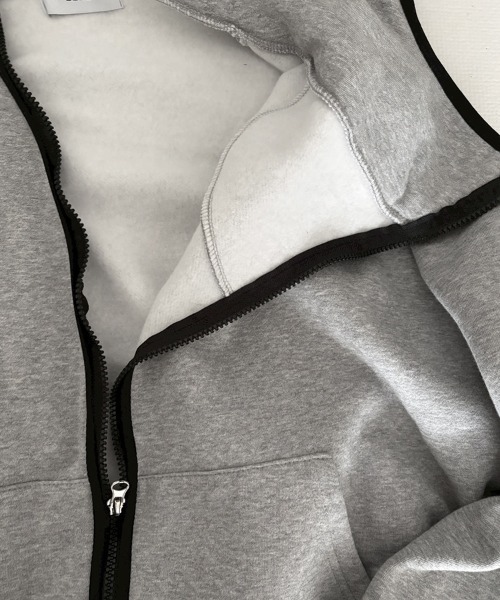 YACA(ヤーカ)の「Cropped Balaclava Hood Zip Up/クロップドバラクラバフードジップアップ(パーカー・レディース・グレー/ブラック・FREE)」の15枚目の写真