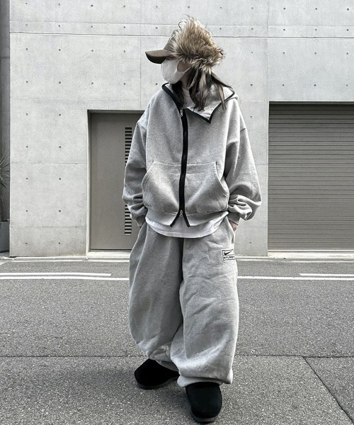 YACA(ヤーカ)の「Cropped Balaclava Hood Zip Up/クロップドバラクラバフードジップアップ(パーカー・レディース・グレー/ブラック・FREE)」の10枚目の写真