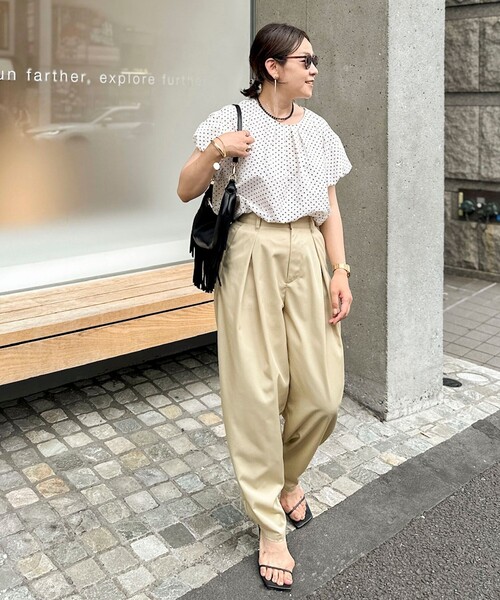 NOLLEY’S(ノーリーズ)の「【WEB限定】ウォッシャブルサッカードット袖ギャザーブラウス(シャツ/ブラウス・レディース・ホワイト系その他4/ブラック系その他3・38)」の11枚目の写真