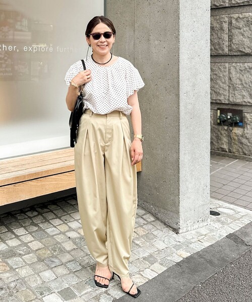 NOLLEY’S(ノーリーズ)の「【WEB限定】ウォッシャブルサッカードット袖ギャザーブラウス(シャツ/ブラウス・レディース・ホワイト系その他4/ブラック系その他3・38)」の12枚目の写真