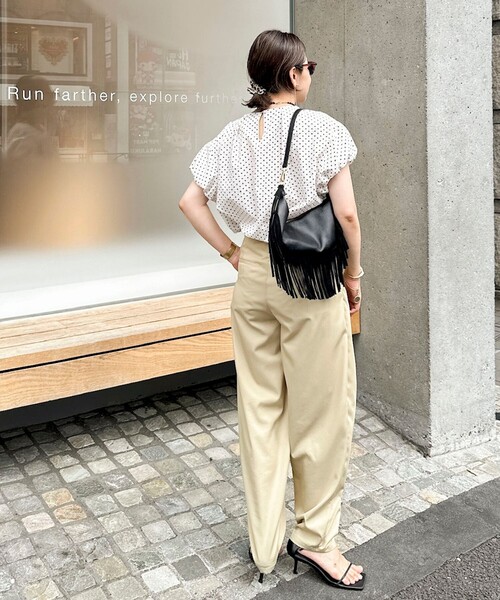NOLLEY’S(ノーリーズ)の「【WEB限定】ウォッシャブルサッカードット袖ギャザーブラウス(シャツ/ブラウス・レディース・ホワイト系その他4/ブラック系その他3・38)」の14枚目の写真