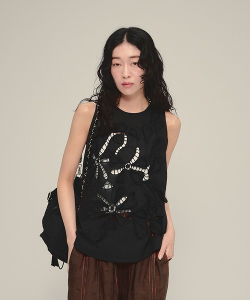 eL(エル)の「【eL】Made in India Cut Work Sleeveless Blouse/699069(シャツ/ブラウス・レディース・ブラック/オフホワイト・FREE)」の2枚目の写真