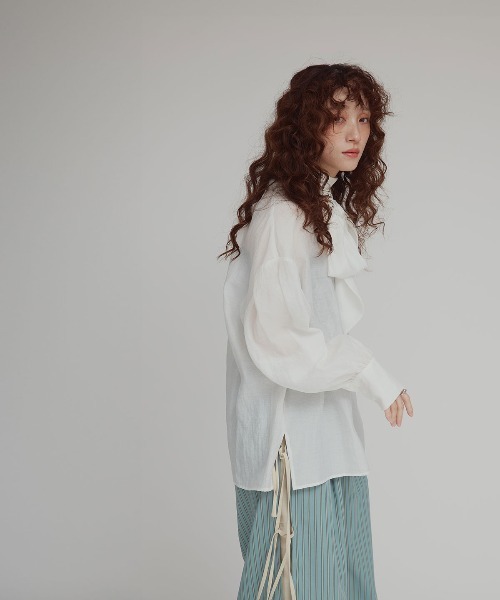 W:Huku(フーク)の「スタンドカラー ボウタイ シアー ブラウス / Stand Collar Bow Tie Blouse(シャツ/ブラウス・レディース・イエロー系その他/ホワイト/グレー系その他・FREE)」の4枚目の写真
