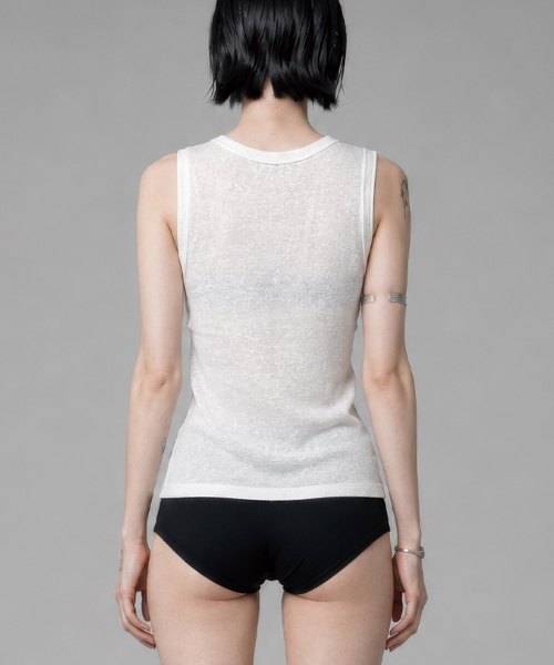 ETRE AU SOMMET(エトレオソメ)の「Two-Line Button Short Sleeveless (White)(Tシャツ/カットソー・レディース・その他・FREE)」の3枚目の写真