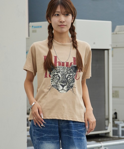 Chick(チック)の「Cheetah Print Compact T-Shirt / チーター プリント コンパクト Tシャツ ミニT チビT ヒョウ 豹 アニマル 動物 レディース メンズ 秋 秋服 2026年秋冬(Tシャツ/カットソー・レディース・ホワイト/ブラック/ベージュ・FREE)」の1枚目の写真