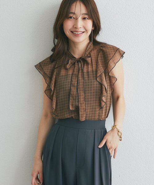 La boutique BonBon(ラブティックボンボン)の「【セット着用可能・愛されブラウス】スパンボイルチェックラッフルボウタイブラウス(シャツ/ブラウス・レディース・ブラウン/グレー・FREE)」の15枚目の写真