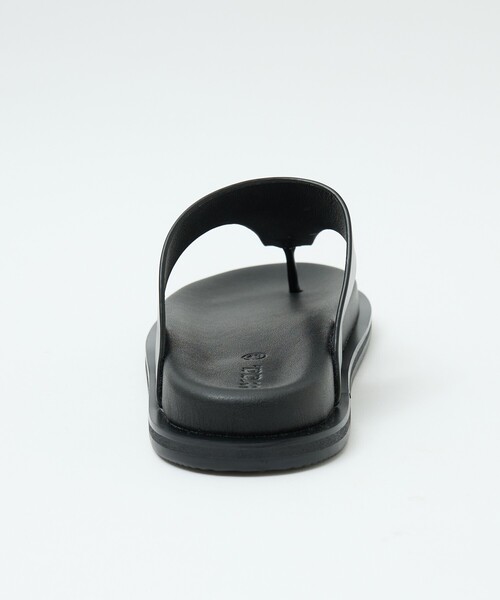 waa.(ワー)の「【Waa.studio / ワースタジオ】KEO SANDALS / ケオ サンダル / トング レザー サンダル / 牛革(サンダル・メンズ・ブラック/ホワイト・43/41/42)」の8枚目の写真