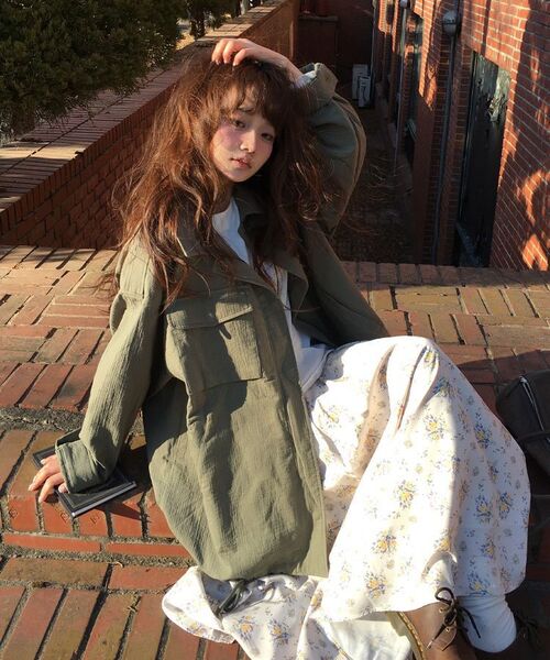 OURNOSTALGIA(アワー ノスタルジア)の「Vintage Bloom Pleats Skirt_Yellow(O26SK02)(スカート・レディース・イエロー・MEDIUM/SMALL)」の2枚目の写真