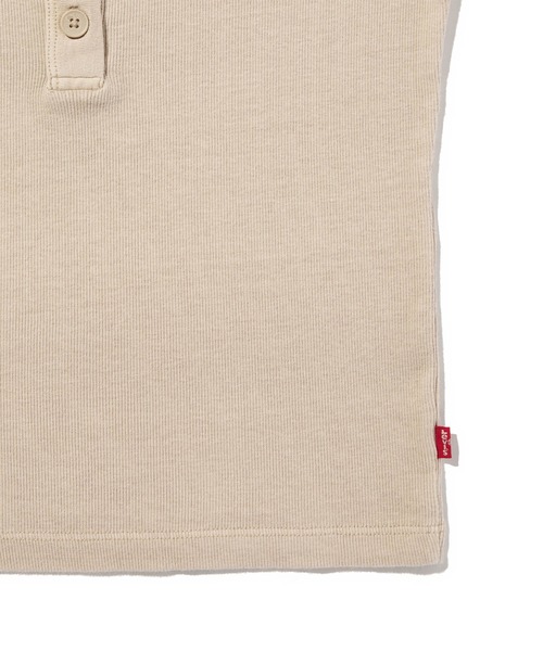 Levi's(リーバイス)の「Levi's/リーバイス エッセンシャル ロングスリーブ ヘンリーTシャツ(Tシャツ/カットソー・レディース・ベージュ・S/XS/M)」の8枚目の写真
