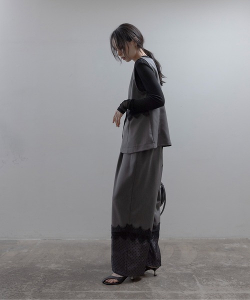 Eimee Law(エイミーロウ)の「ヘムシアータックスラックスパンツ(スラックス・レディース・ダークグレー/ブラウン・MEDIUM)」の11枚目の写真