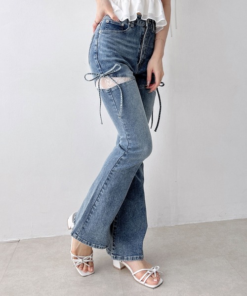 INGNI(イング)の「サイドリボンレース貼付フレアデニムパンツ(デニムパンツ・レディース・ブルー系その他3/ブルー系その他・S/M)」の4枚目の写真