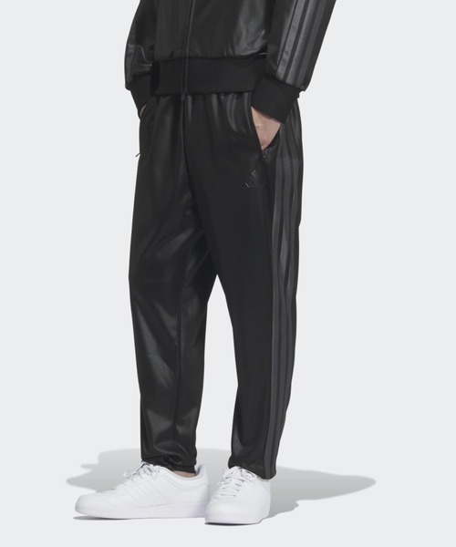 adidas(アディダス)の「Stadium Gold レギュラーフィット フルレングス オープンヘム トラックパンツ / アディダス adidas(スウェットパンツ・メンズ・ブラック×ブラック・XX-LARGE/3XL/LARGE/MEDIUM/SMALL/X-LARGE/X-SMALL)」の1枚目の写真