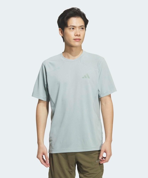 adidas(アディダス)の「テック エッセンシャルズ クールタッチ レギュラーフィット ステルス スリーバー 半袖Tシャツ / アディダス adidas(Tシャツ/カットソー・メンズ・グリーン・XX-LARGE/3XL/LARGE/MEDIUM/SMALL/X-LARGE/X-SMALL)」の1枚目の写真