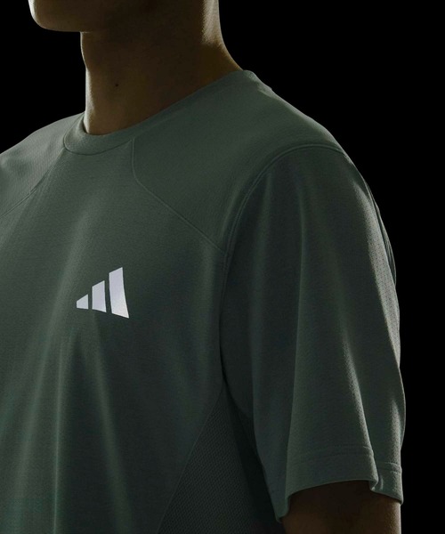 adidas(アディダス)の「テック エッセンシャルズ クールタッチ レギュラーフィット ステルス スリーバー 半袖Tシャツ / アディダス adidas(Tシャツ/カットソー・メンズ・グリーン・XX-LARGE/3XL/LARGE/MEDIUM/SMALL/X-LARGE/X-SMALL)」の3枚目の写真
