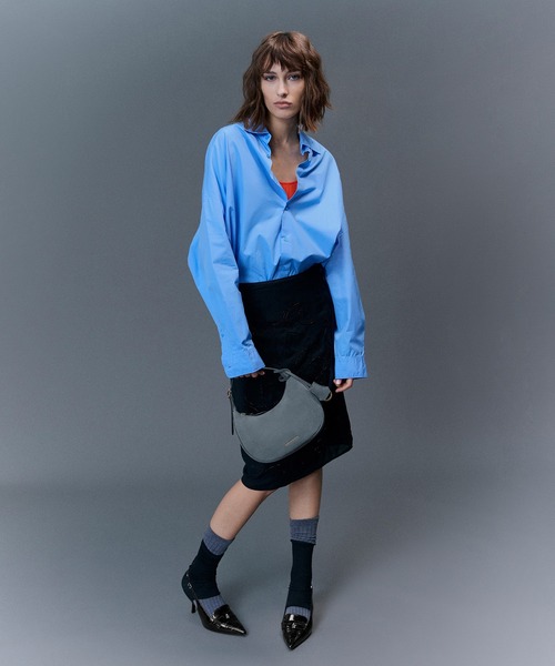 CHARLES & KEITH(チャールズ & キース)の「Vega ベガ ホーボーバッグ(ショルダーバッグ・レディース・ダークブラウン系5/ブルー系その他7・S)」の15枚目の写真