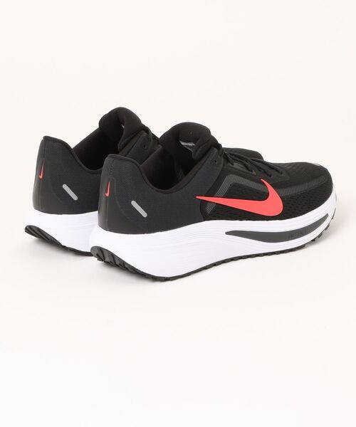 NIKE(ナイキ)の「NIKE ナイキ QUEST 7【超軽量】メンズスニーカー ランニングシューズ 厚底(クエスト7) IM6368-006 ブラック/レッドオービット/ホワイト(スニーカー・メンズ・ブラック×レッド・28.0cm/29.0cm/30.0cm/31cm/25.5cm/27.5cm/27.0cm/26.5cm/26.0cm)」の2枚目の写真