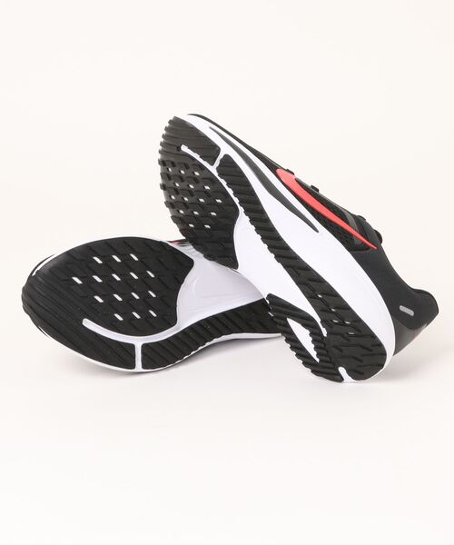 NIKE(ナイキ)の「NIKE ナイキ QUEST 7【超軽量】メンズスニーカー ランニングシューズ 厚底(クエスト7) IM6368-006 ブラック/レッドオービット/ホワイト(スニーカー・メンズ・ブラック×レッド・28.0cm/29.0cm/30.0cm/31cm/25.5cm/27.5cm/27.0cm/26.5cm/26.0cm)」の3枚目の写真