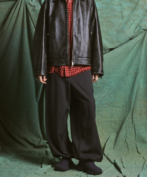 MAISON SPECIAL(メゾンスペシャル)の「《UNISEX》Curve Switching Prime-Wide Pants/カーブスイッチングプライムワイドパンツ【MAISON SPECIAL/メゾンスペシャル】■セットアップ対応■(その他パンツ・メンズ・ブラック/グレー・0/1/2)」の11枚目の写真