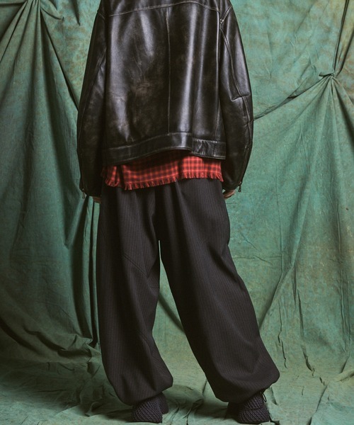 MAISON SPECIAL(メゾンスペシャル)の「《UNISEX》Curve Switching Prime-Wide Pants/カーブスイッチングプライムワイドパンツ【MAISON SPECIAL/メゾンスペシャル】■セットアップ対応■(その他パンツ・メンズ・ブラック/グレー・0/1/2)」の13枚目の写真