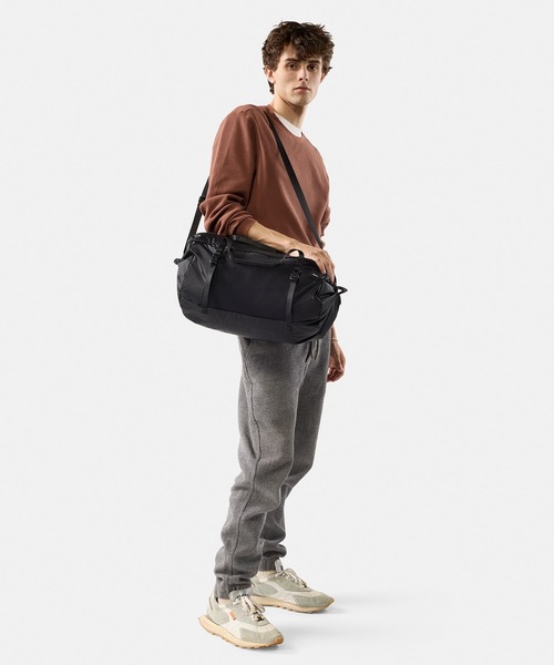 Matador(マタドール)の「Matador/マタドール 30L Packable Duffel/30L パッカブルダッフル(ドラムバッグ・メンズ・ワインレッド/ダークグリーン/ブラック・FREE)」の10枚目の写真