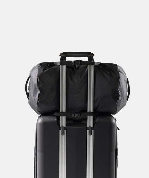 Matador(マタドール)の「Matador/マタドール 30L Packable Duffel/30L パッカブルダッフル(ドラムバッグ・メンズ・ワインレッド/ダークグリーン/ブラック・FREE)」の13枚目の写真
