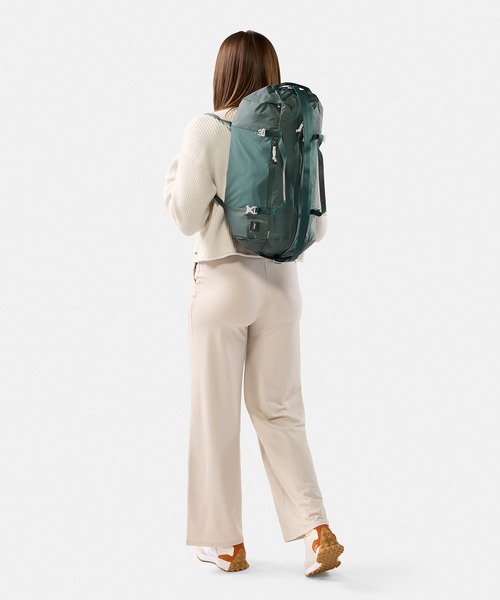 Matador(マタドール)の「Matador/マタドール 30L Packable Duffel/30L パッカブルダッフル(ドラムバッグ・メンズ・ワインレッド/ダークグリーン/ブラック・FREE)」の15枚目の写真