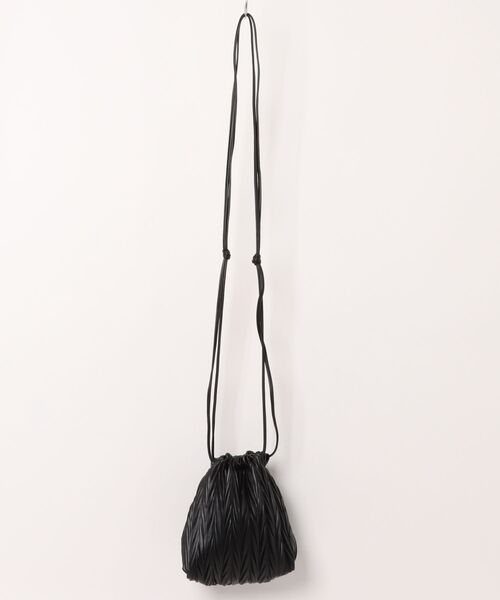 anuke(アンヌーク)の「anuke Ecoleather Pleats Purse(ショルダーバッグ・レディース・ブラック・FREE)」の2枚目の写真