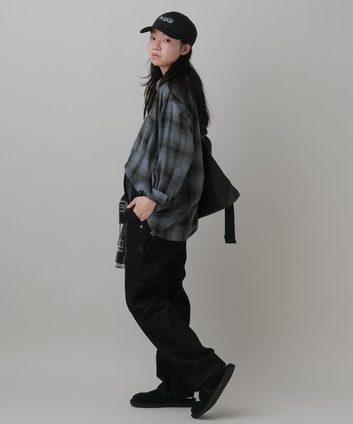 LAKOLE(ラコレ)の「デニムペインターパンツ(WOMEN) / 1068090(デニムパンツ・レディース・インディゴブルー/ブラック・X-SMALL/SMALL/MEDIUM/LARGE)」の6枚目の写真