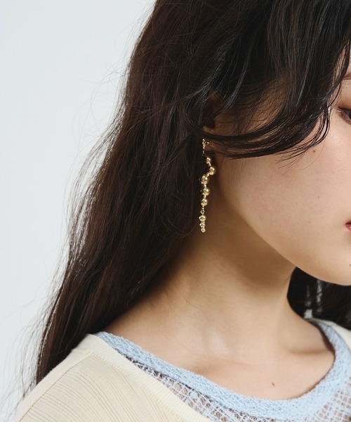 ROSE BUD(ローズバッド)の「BALL EARING(ネックレス・レディース・シルバー/ゴールド・ONE SIZE)」の2枚目の写真
