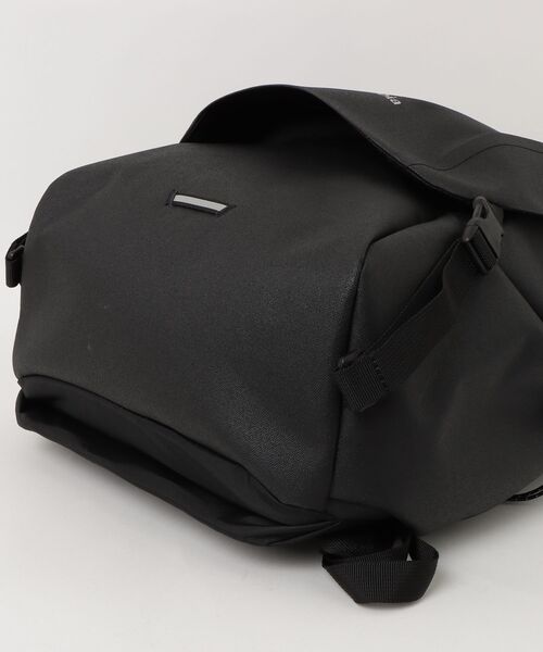 Columbia(コロンビア)の「【Columbia】アーバントレックWR 22L バックパック(バックパック/リュック・メンズ・ブラック・ONE SIZE)」の5枚目の写真